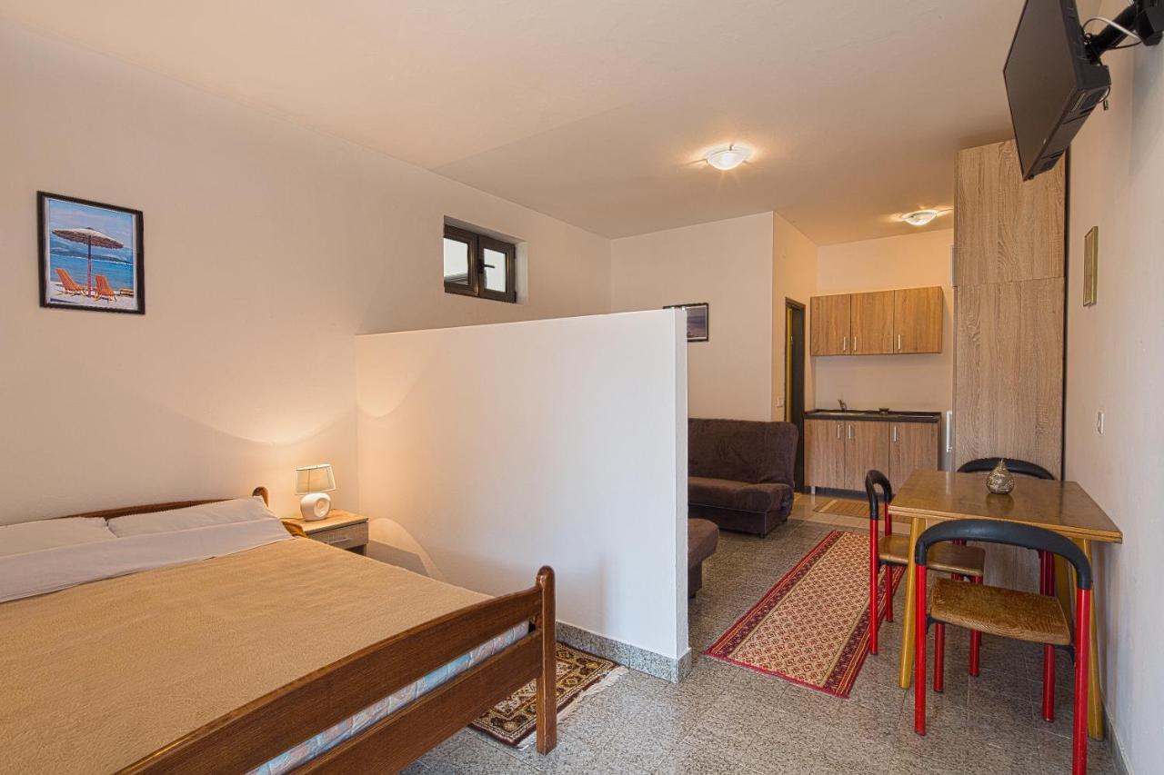 Guest House Madra Budva Eksteriør billede
