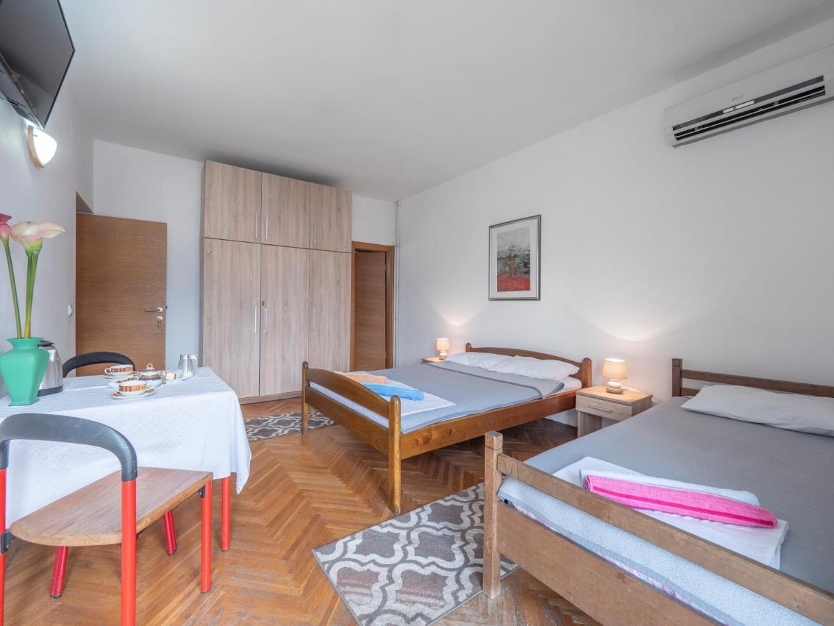 Guest House Madra Budva Eksteriør billede